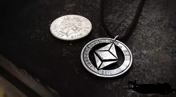 Friends With Benefits：去中心化自治组织和乌托邦的承诺