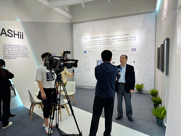 
      酷天下携跨链投屏、加密数字版画亮相首届上海加密展