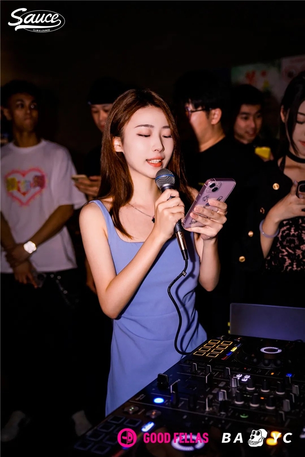 虚拟与现实的结合 好家伙俱乐部举办了华南最大的无聊猿主题派对