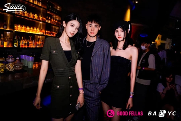 虚拟与现实的结合 好家伙俱乐部举办了华南最大的无聊猿主题派对