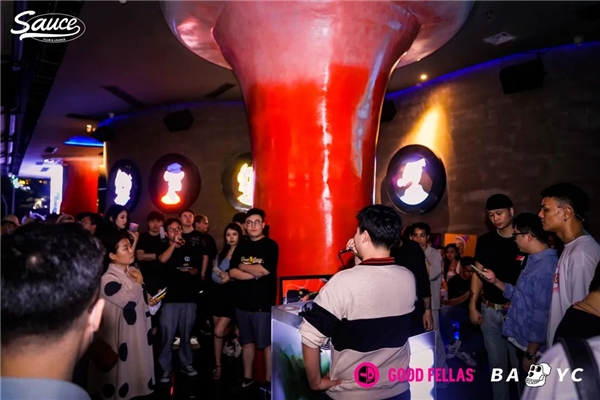 虚拟与现实的结合 好家伙俱乐部举办了华南最大的无聊猿主题派对