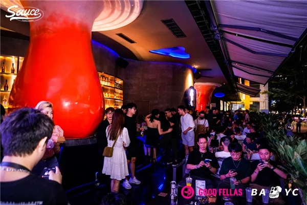 虚拟与现实的结合 好家伙俱乐部举办了华南最大的无聊猿主题派对