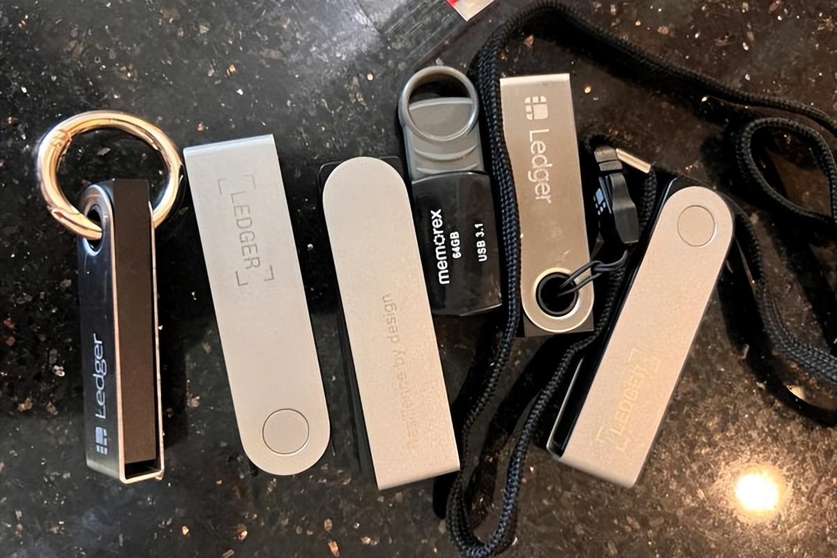 
      硬件钱包实用手册+盘点：安全便捷玩转加密应用