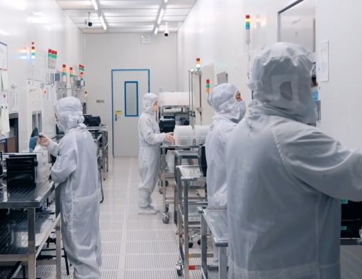 铿锵作答2022 勠力同“芯”2023 华微电子踔厉奋发向未来