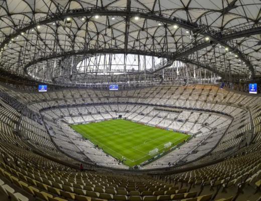 
      跟随卡塔尔王室 一览中颐龙湖康养小镇康居风采