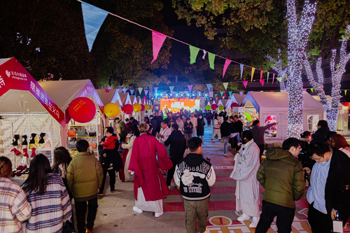 
      市井消费  尽显中国经济“韧劲”