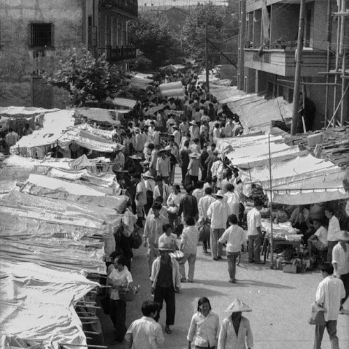 
      市井消费  尽显中国经济“韧劲”