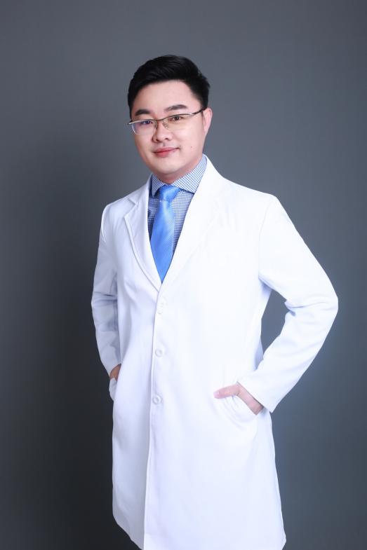 
      深耕口腔种植近二十载瑞尔齿科李文超用心服务客户收获好口碑